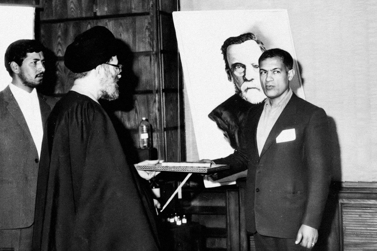 تصاویری کمتر دیده شده از آیتالله خامنهای زمانی که هنوز به رهبری انتخاب نشده بودند