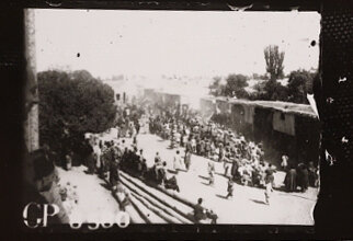 عکس/ سفر به عصر قاجار؛ تهران، از قهوهخانه سیار تا بازار