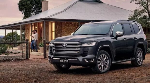تویوتا لندکروزر جدید از راه رسید
