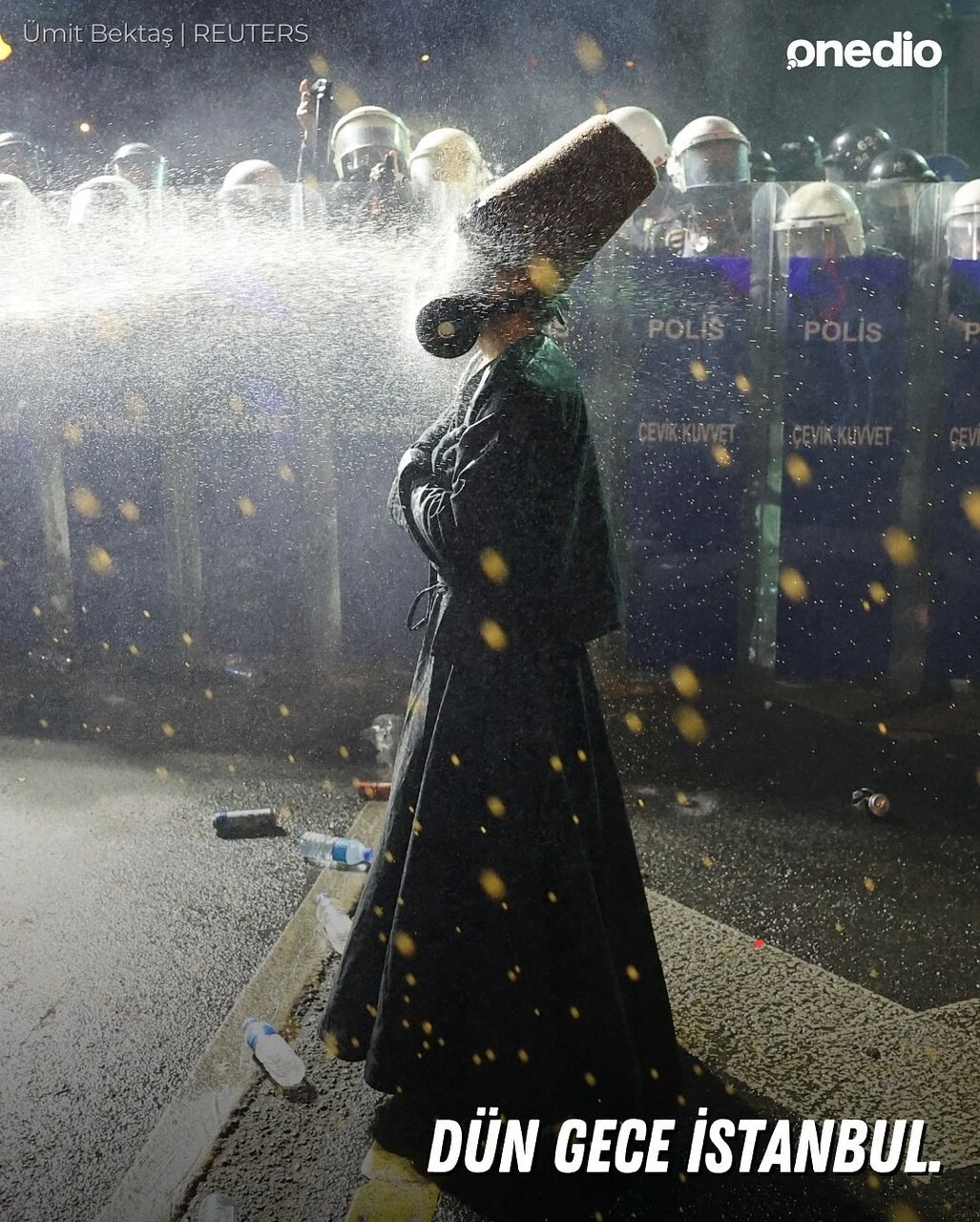 تصاویر | عکسهای تاریخی از مشهورترین معترض ترکیه که جهانی شد