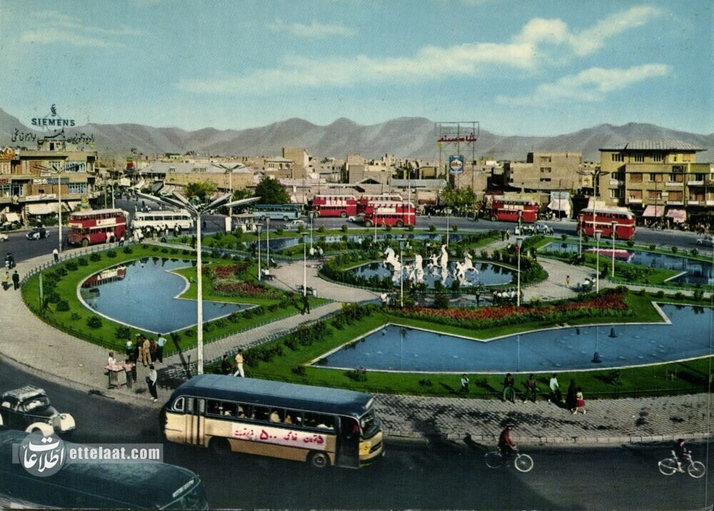 تصاویر کمتر دیده شده از میدانهای قدیمی تهران/ کارتپستال فروشی ۵۰ سال پیش