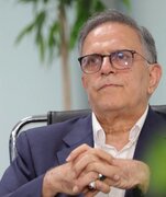 پیش‌بینی خواندنی سیف از قیمت ارز و تورم/ آیا شرایط اقتصاد ایران تعجب‌آور است؟