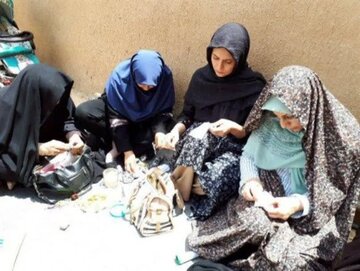 آیین سنتی کیسه دوزان در مسجد تاریخانه دامغان برگزار می‌شود