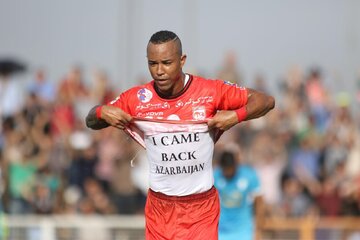 خداحافظی ستاره خارجی گلزن فوتبال ایران در 42 سالگی