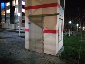 چرا درب آسانسورهای پل عابر پیاده در همدان قفل میشود!؟ چرا درب آسانسورهای پل عابر پیاده در همدان قفل میشود!؟