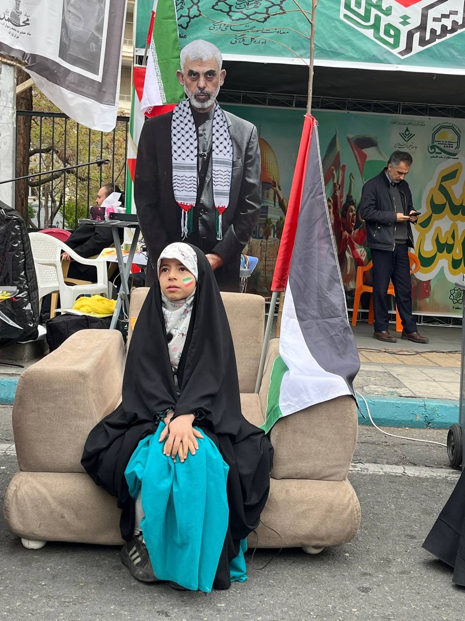عکس | نماد شهید یحیی السنوار در راهپیمایی روز قدس
