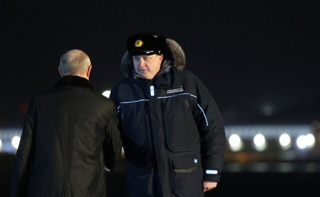 پوتین در کنار زیردریایی هستهای درباره اوکراین پیشنهاد داد/عکس