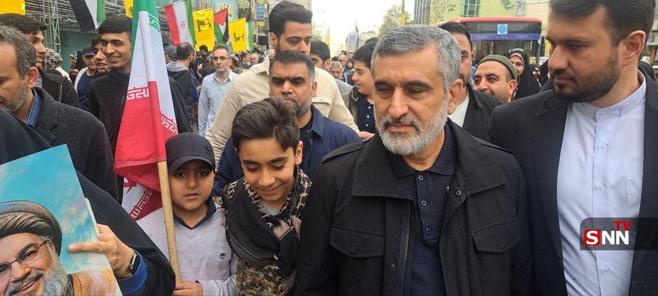 تصویری از علی لاریجانی در راهپیمایی روز قدس/ فرماندهان ارشد سپاه میان جمعیت حضور یافتند/ سردار قاآنی هم آمد