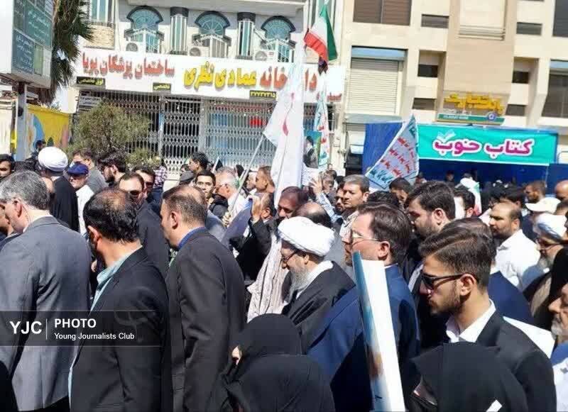 عکسی از حضور رئیس مجمع تشخیص مصلحت نظام در خیابان های قم