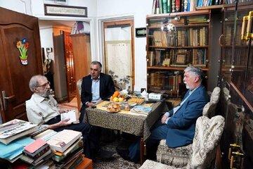 دیدار نوروزی وزیر فرهنگ با علی موسوی گرمارودی