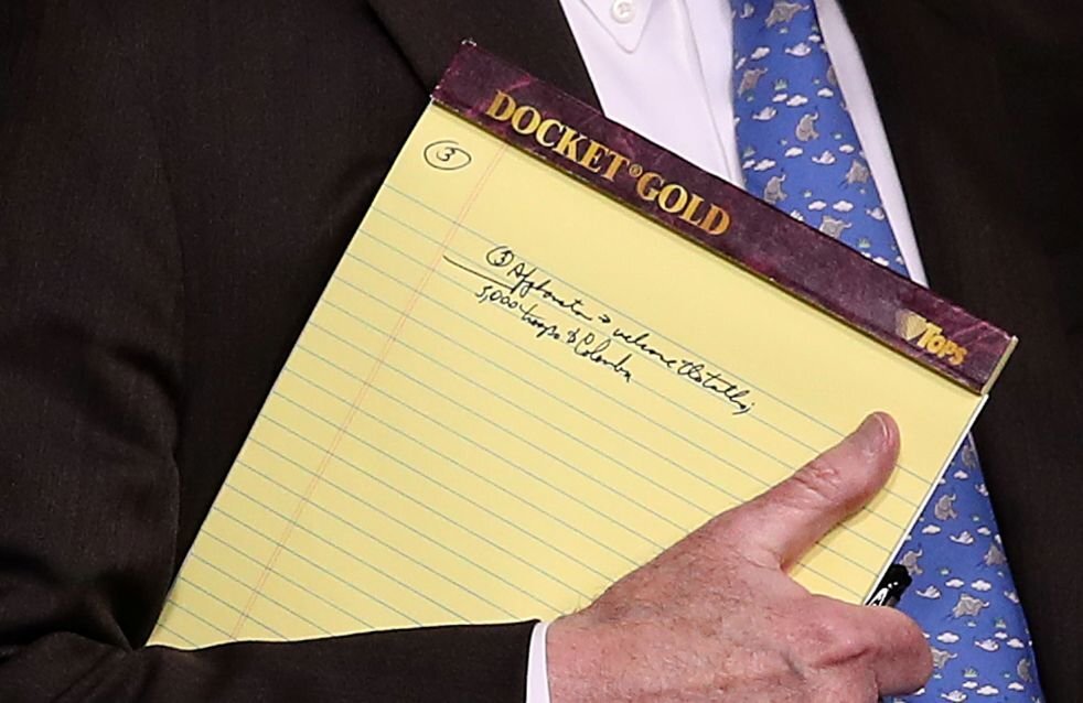 از کاغذها به سیگنال گیت/ یک کشور را نابود کن تا به یک کشور دیگر «پیام برسانی»! / نام «ایران» در سیاست داخلی آمریکا به ابزاری سیاسی تبدیل شده است