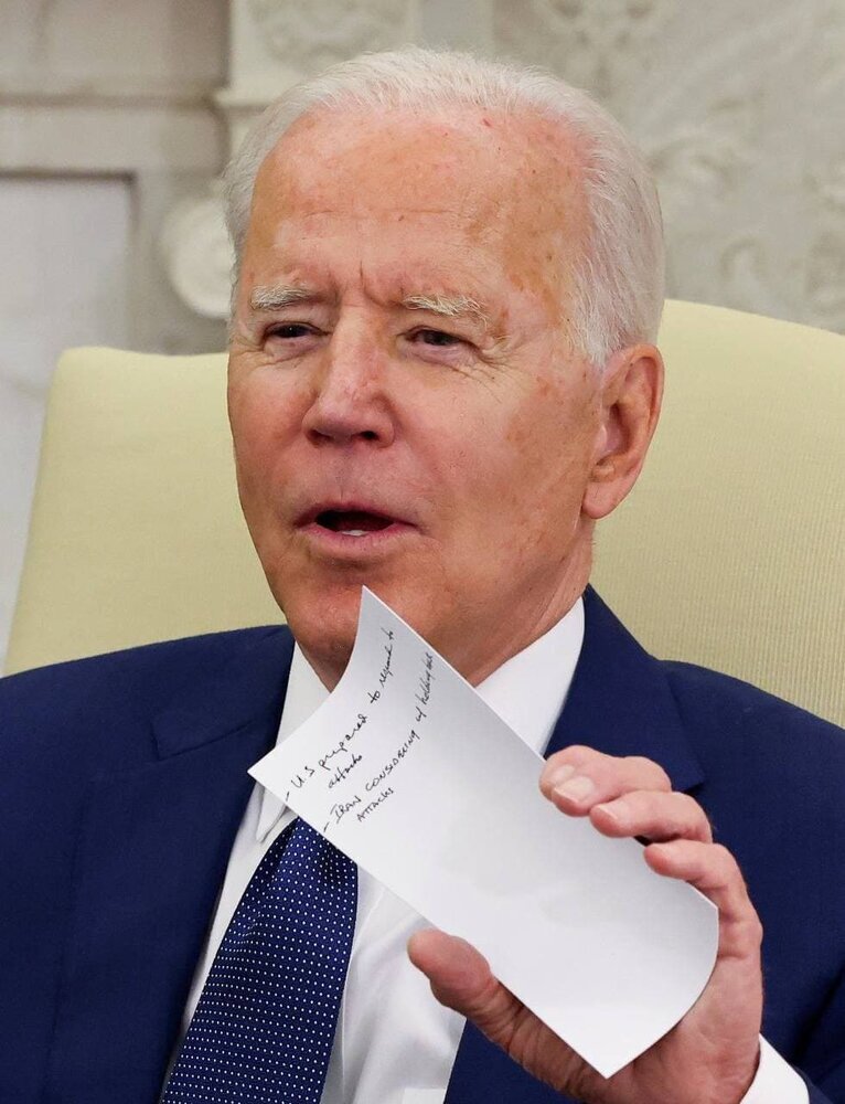 از کاغذها به سیگنال گیت/ یک کشور را نابود کن تا به یک کشور دیگر «پیام برسانی»! / نام «ایران» در سیاست داخلی آمریکا به ابزاری سیاسی تبدیل شده است