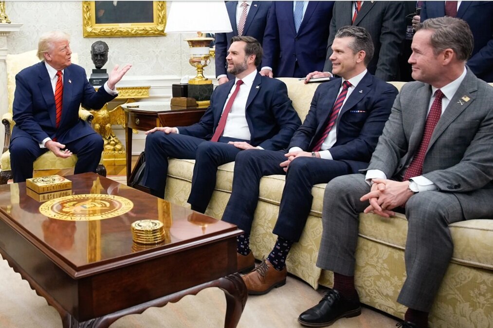 تحلیلی بر چهارچوب مذاکراتی ایران ـ آمریکا در عمان/ دولت ترامپ با این سه مهره بازی میکند!