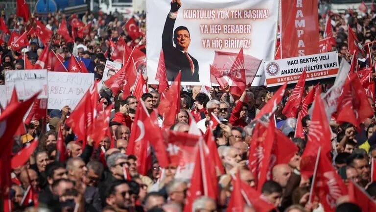 ترکیه در آتش اعتراضات؛ مردم در خیابان، دموکراسی در خطر/ اردوغان در محاصره خشم عمومی