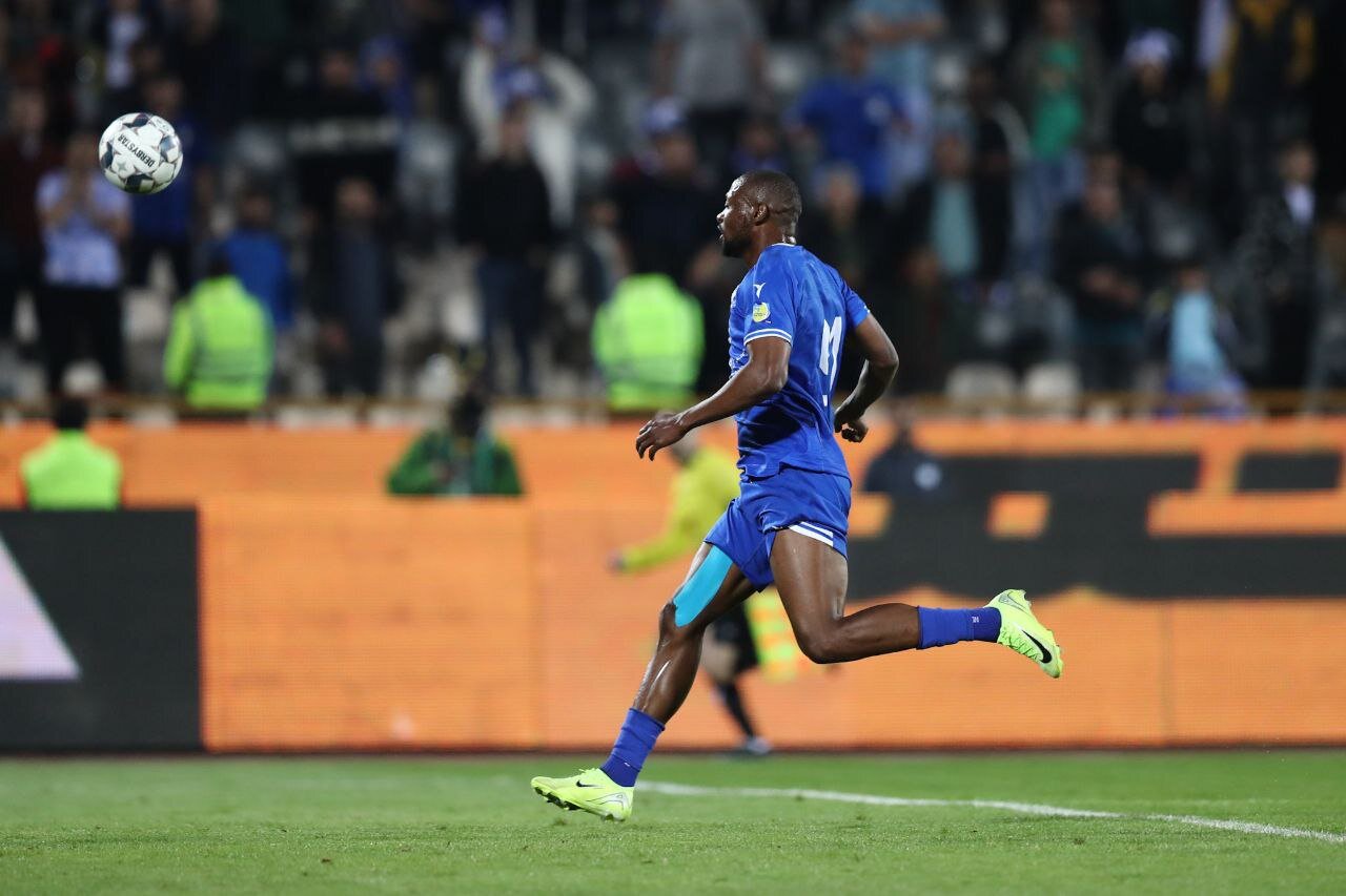 عکس | خشم استقلالیها از موسیمانه؛ با این تصمیم به ما خیانت کردی!