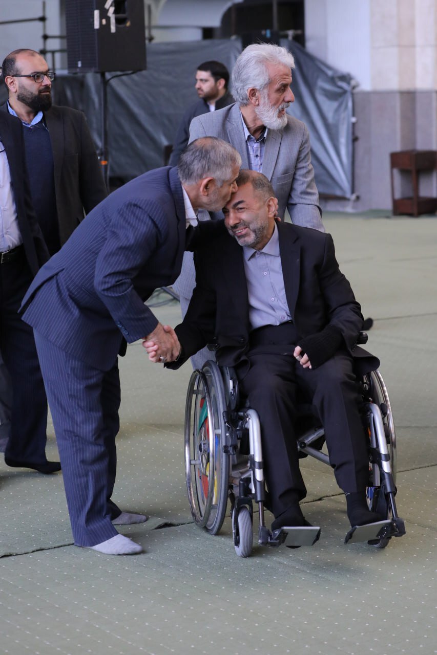 تصاویری از حال و هوای مصلی تهران چند دقیقه قبل از اقامه نماز عید فطر از سوی رهبری