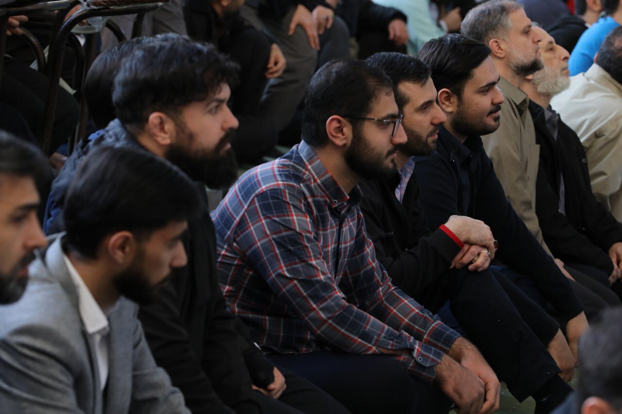 تصاویری از حال و هوای مصلی تهران چند دقیقه قبل از اقامه نماز عید فطر از سوی رهبری