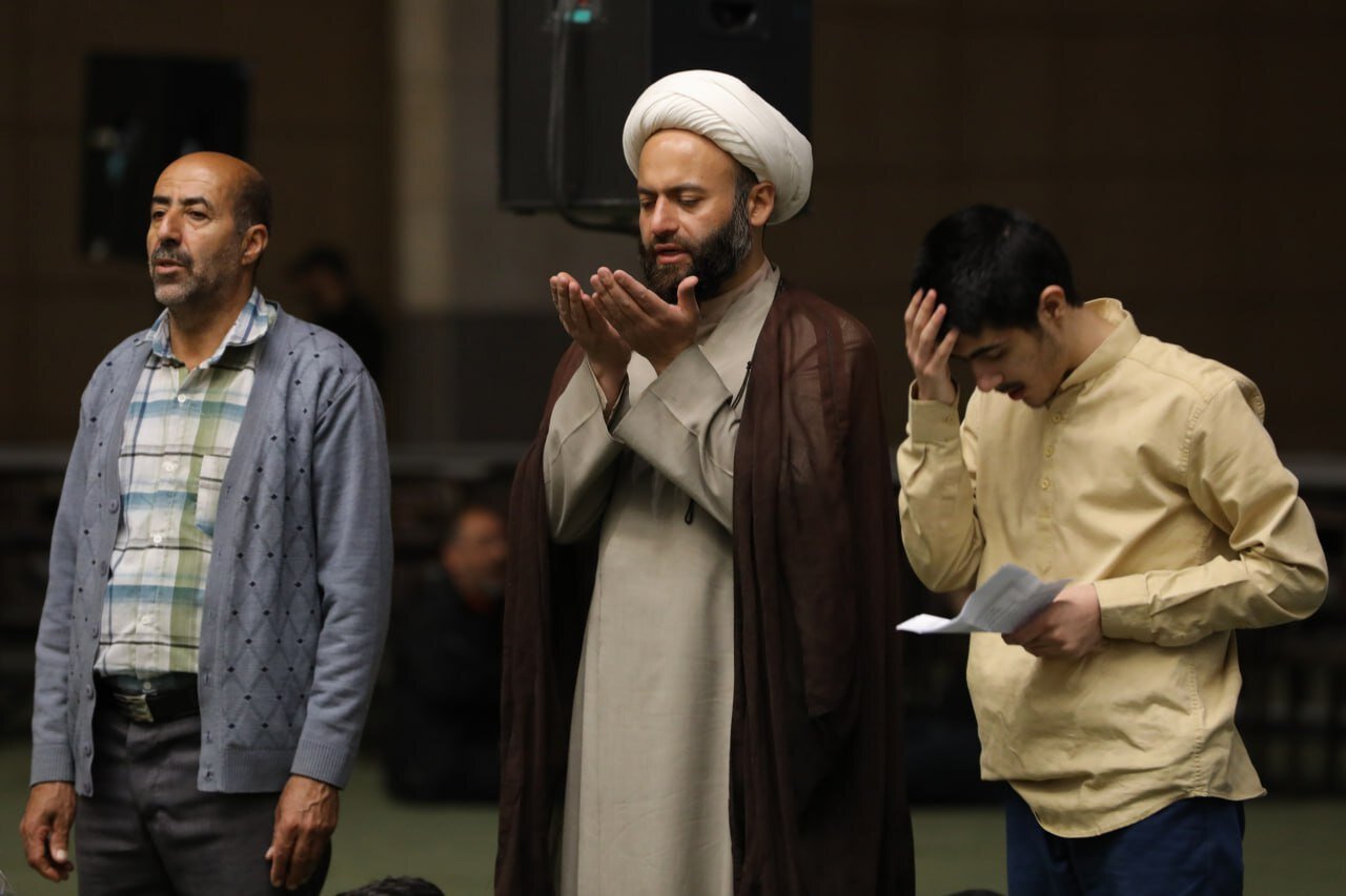 تصاویری از حال و هوای مصلی تهران چند دقیقه قبل از اقامه نماز عید فطر از سوی رهبری