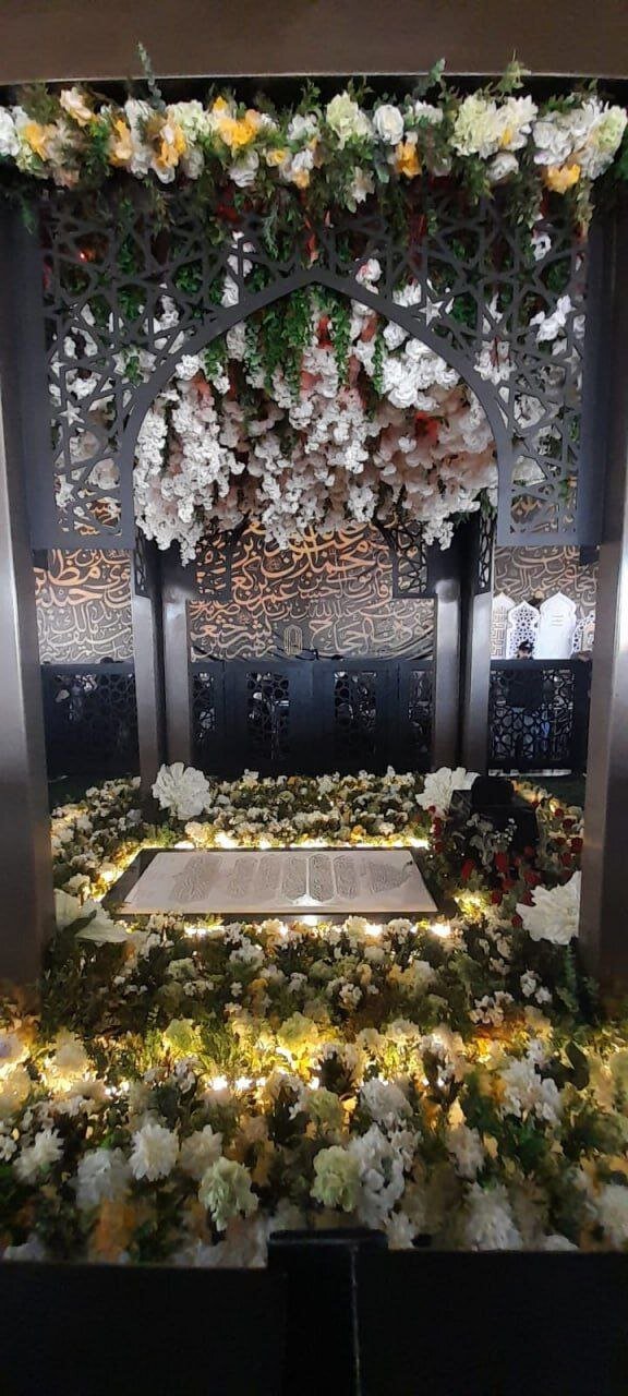عکس | گلباران مزار شهید سیدحسن نصرالله در روز عید فطر