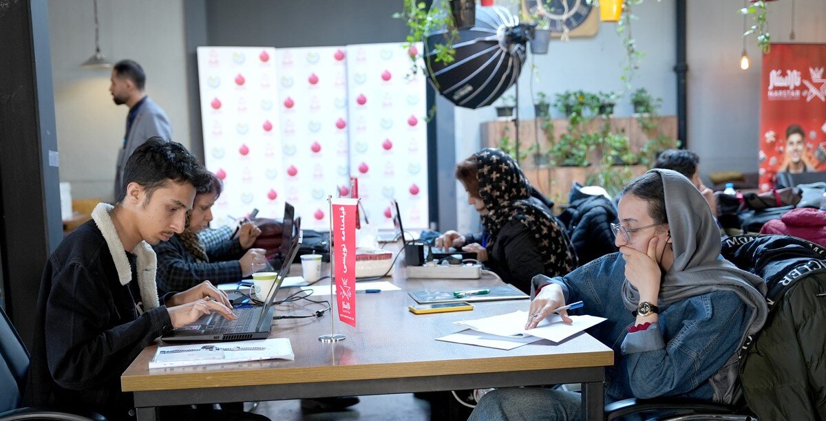 گفت و گو با دبیر بخش فیلمنامه نویسی رویداد ناراستار