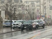 ببینید | اولین تصاویر از سنگربندی یک ناشناس در ساختمان پارلمان کانادا
