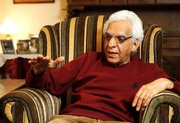 عکس/ کیومرث پوراحمد و مهدی باقربیگی سرصحنه «قصه‌های مجید»؛ سال ۱۳۷۰