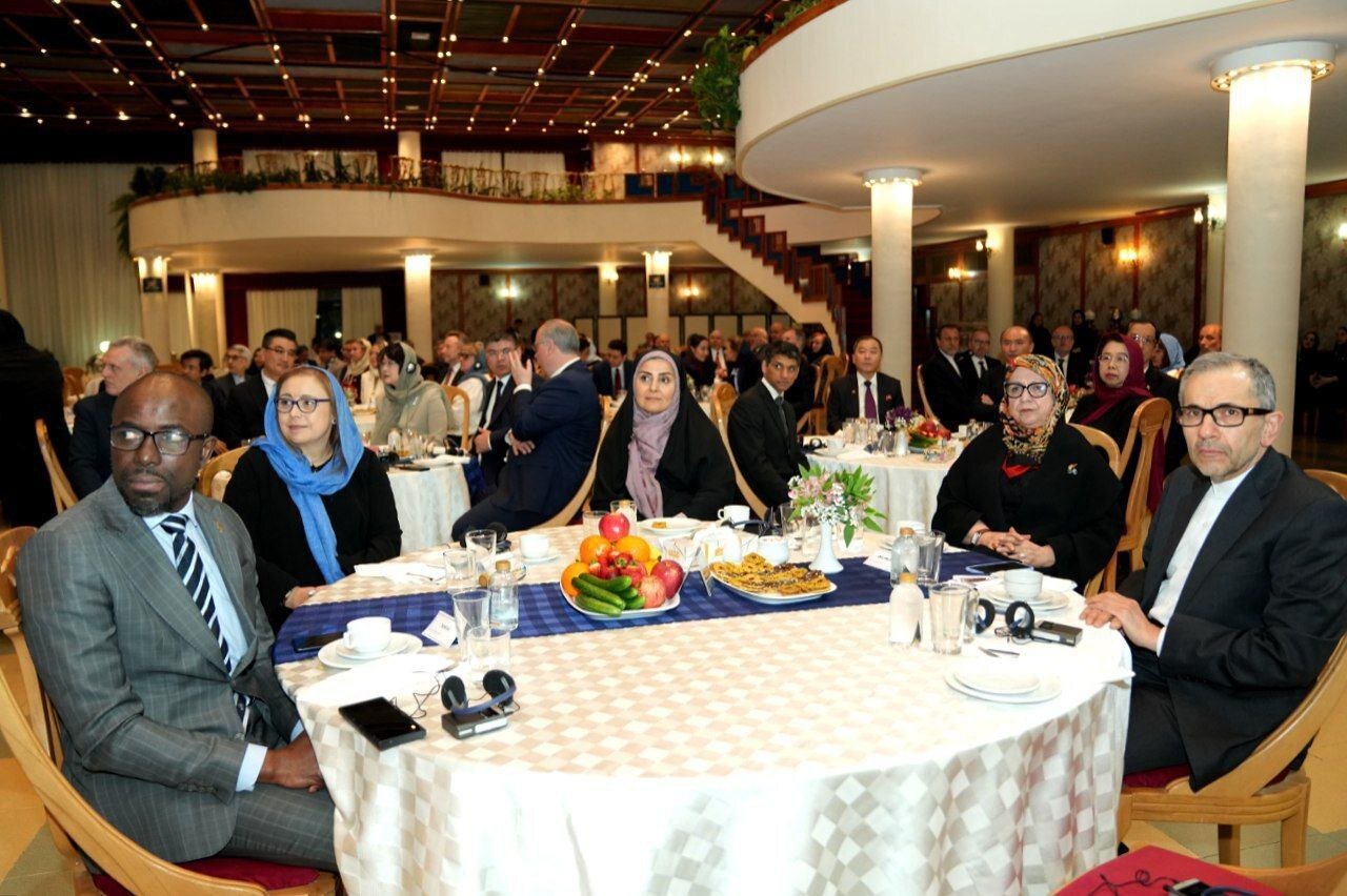 در جشن نوروزی وزارت خارجه چه گذشت و عراقچی درباره مذاکره با آمریکا در میان سفرا چه گفت؟+تصاویر