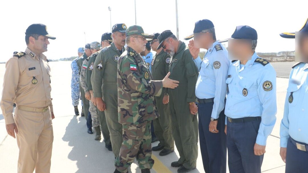 فرماندهان ارشد ارتش از یک پایگاه شکاری نیروی هوایی در چابهار بازدید کرد بازدید فرماندهان ارشد ارتش از یک پایگاه شکاری نیروی هوایی در چابهار