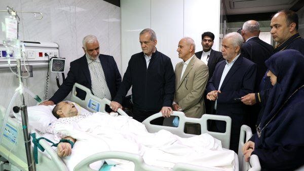 تصویری از ایادت پزشکیان از نماینده اصولگرا