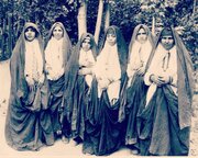 هیچ زنی را نشنیدم بگویند روس‌فیل، انگلیس‌فیل یا آلمان‌فیل است
