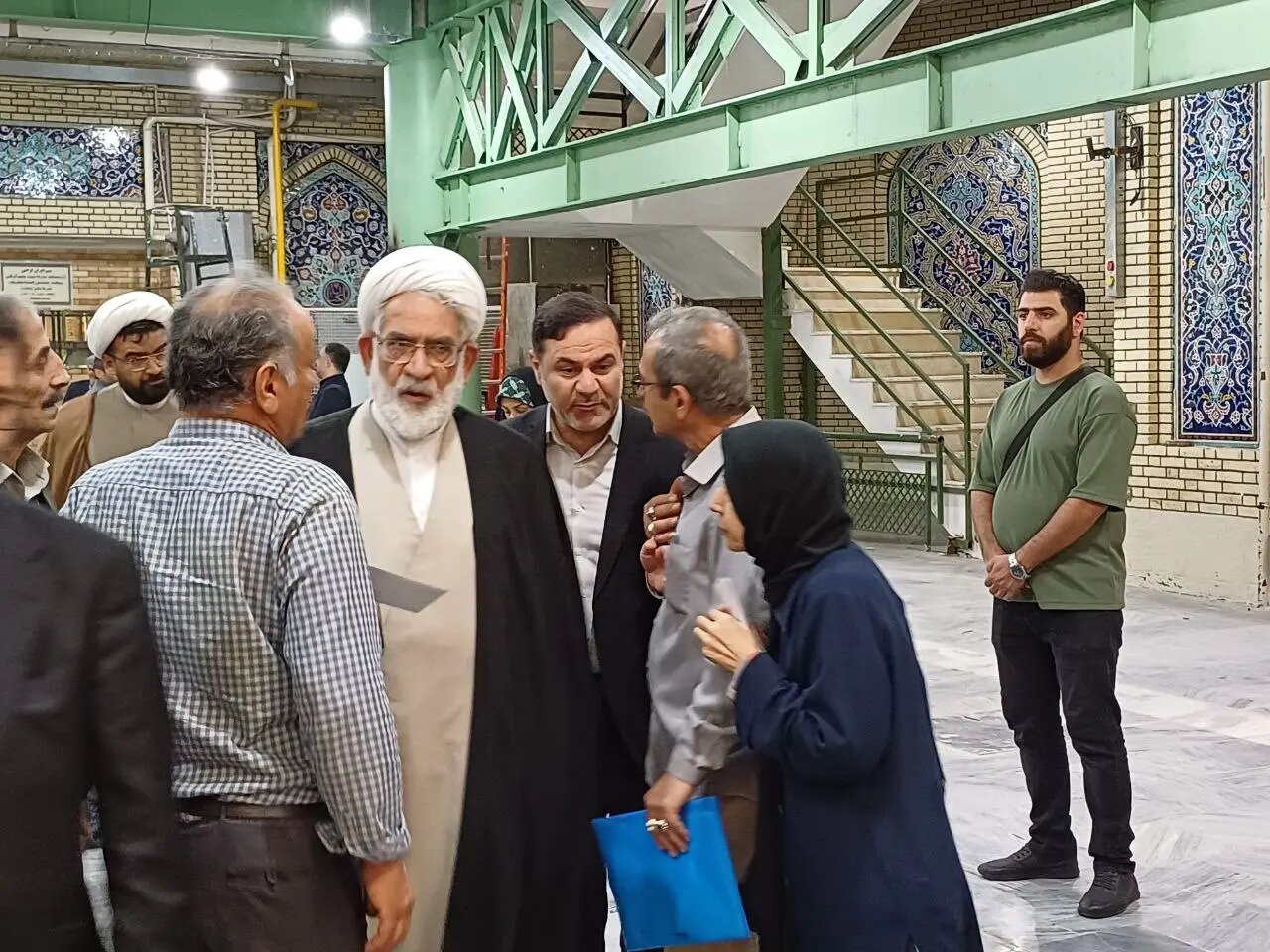 تصاویری از حضور ناطق نوری در یک مراسم ختم/ مخبر و رئیس دفتر رهبر انقلاب هم بودند