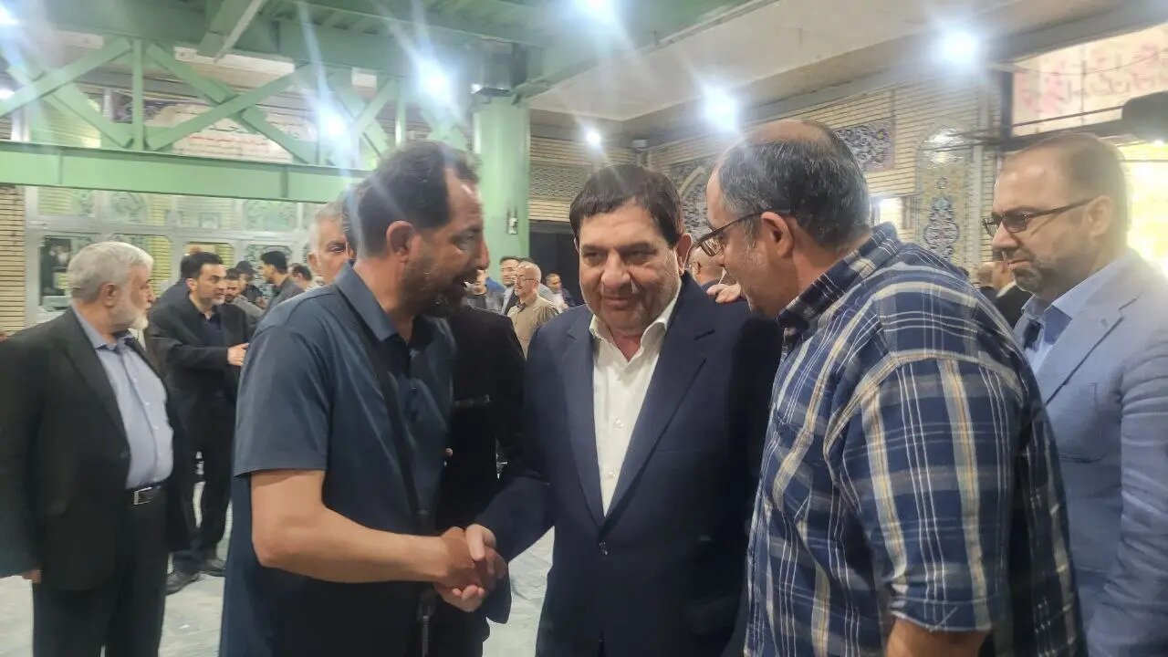 تصاویری از حضور ناطق نوری در یک مراسم ختم/ مخبر و رئیس دفتر رهبر انقلاب هم بودند