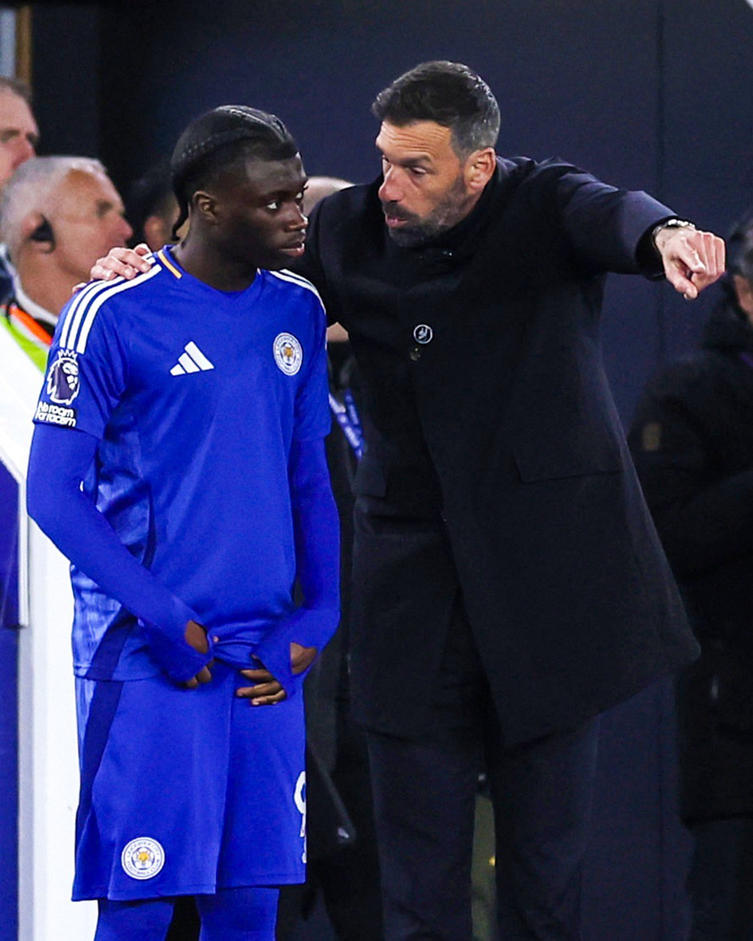 عکس| منع بازیکن ۱۵ ساله از پوشیدن پیراهن دارای اسپانسر!