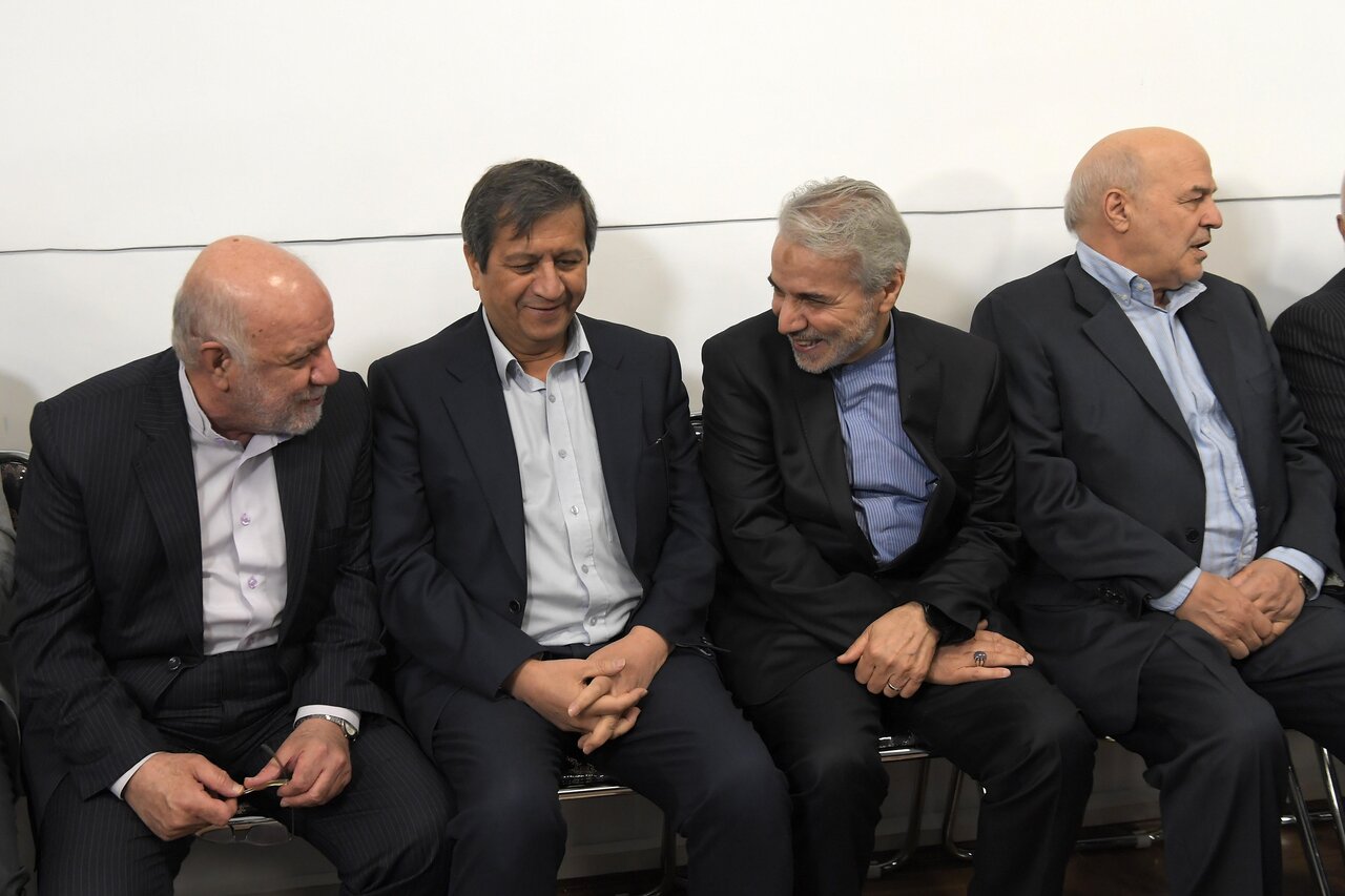 تصویری از دیدار مقامات دولت پزشکیان با حسن روحانی/ چه کسانی به دیدار نوروزی رفتند؟