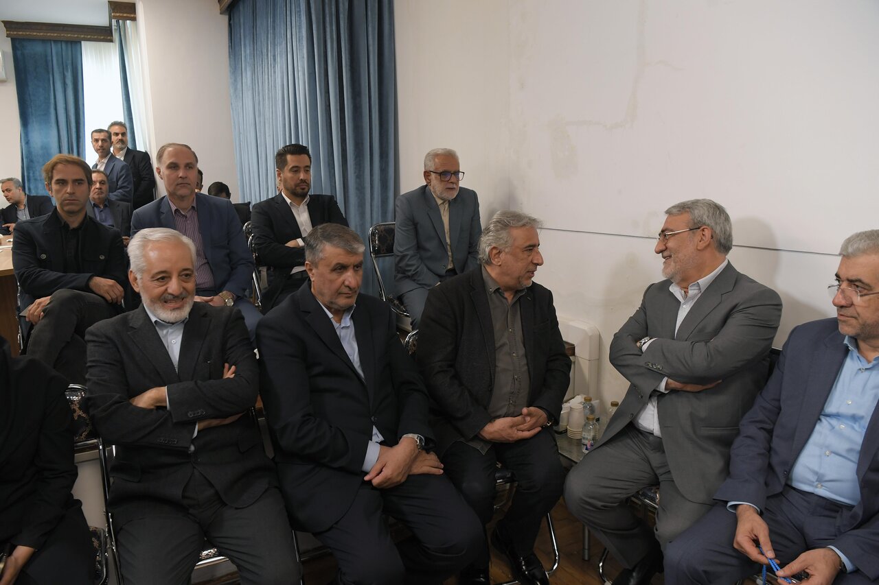 تصویری از دیدار مقامات دولت پزشکیان با حسن روحانی/ چه کسانی به دیدار نوروزی رفتند؟