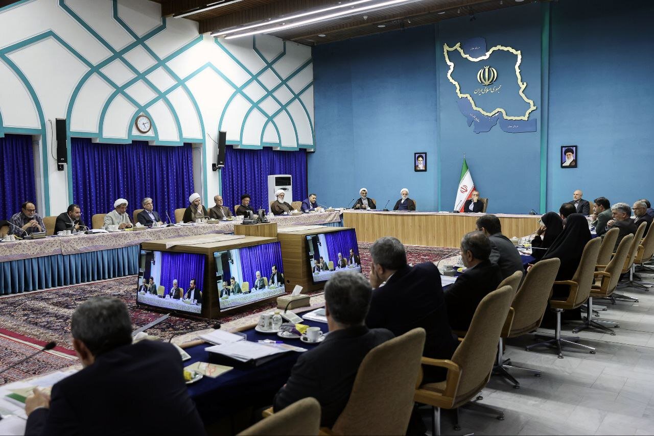 عکسی از تیپ خاص علی لاریجانی در کنار حدادعادل