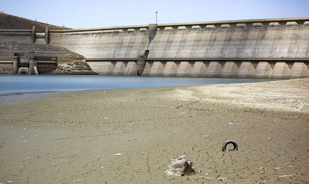 تهران لب‌تشنگی را تجربه می‌کند/ نامه محرمانه چمران به وزیر کشور درباره وضعیت آب/ یک عضو شورا: افزایش استفاده از آب معدنی به‌دلیل افت کیفیت آب شهری