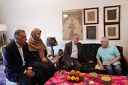 وزیر فرهنگ به منزل قباد شیوا رفت