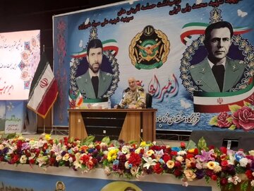 مشاور نظامی رهبری: اگر مذاکره کنندگان در مسیر رهنمودهای رهبری حرکت کنند پیروز می‌شویم/ آنها که می‌خواهند مثل لیبی شویم، وضعیت‌شان بدتر از لیبی می‌شود
