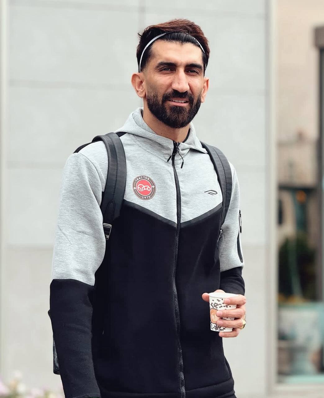 عکس | علیرضا بیرانوند با استایلی متفاوت در راه یزد