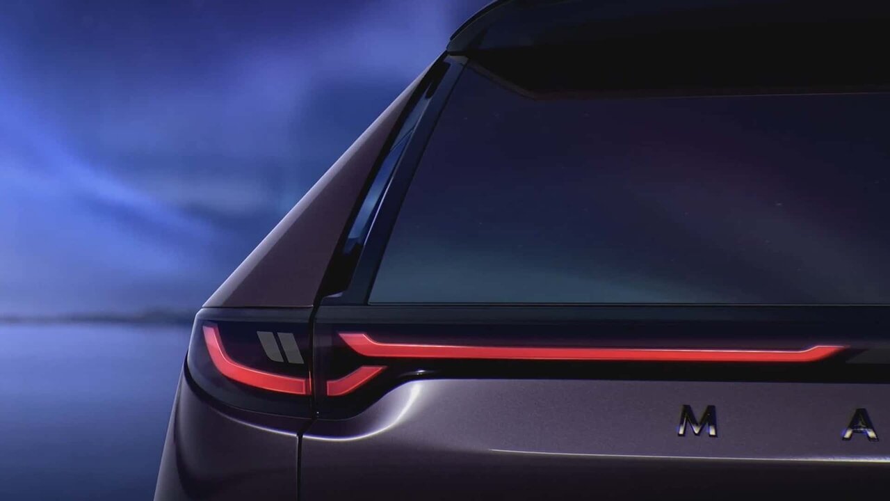 مزدا به جنگ تسلا رفت /عکس