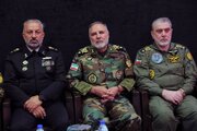 عکسی از فرمانده بلندپایه ارتش در امامزاده علی اکبر چیذر/ ماجرا چه بود؟