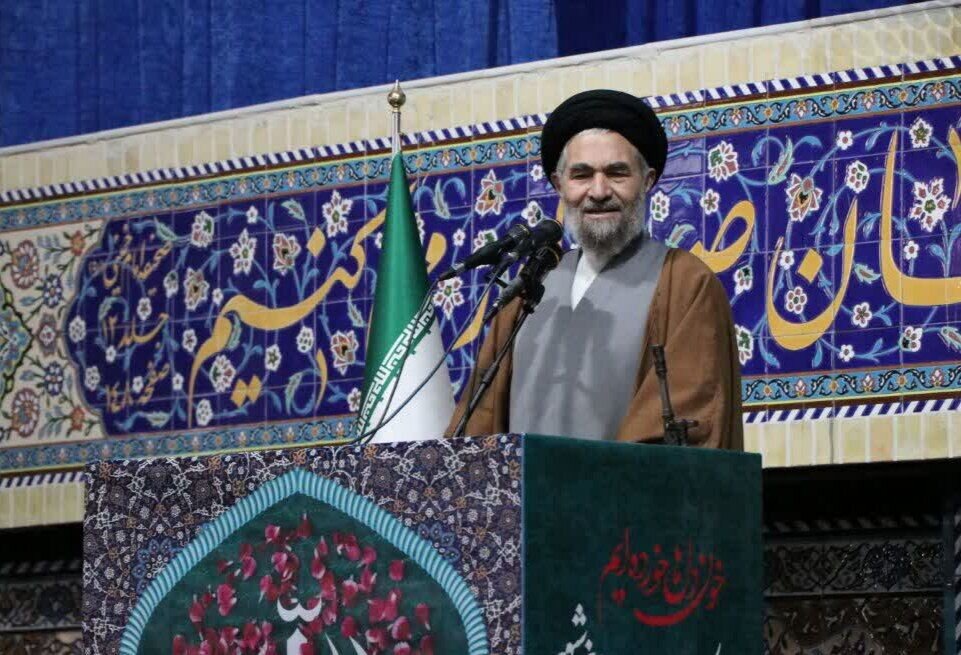 مذاکره ایران و آمریکا از نگاه ۵ ائمه جمعه/زرنگ باشیم و امتیاز بگیریم/ ترکش تعرفه های ترامپ شاید به ما هم بخورد/ اتفاق جدیدی نیست، قبلا هم بوده است