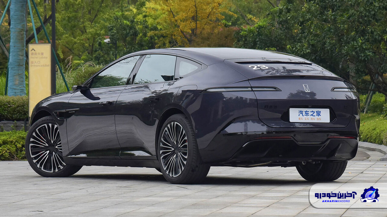 شاسی بلند لوکس طراح ایرانی در سه مدل به ایران رسید/ این خودروی وارداتی آینه بغل ندارد! /عکس