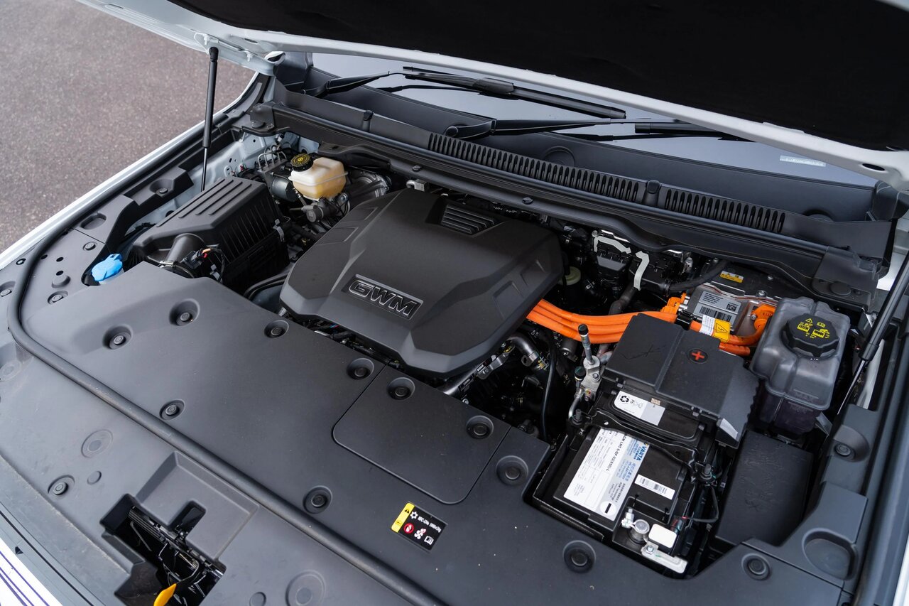 مقایسه تویوتا لندکروزر واقعی با لندکروز چینی/ لندکروزر ۳۰۰ بهتر است یا تانک ۵۰۰؟