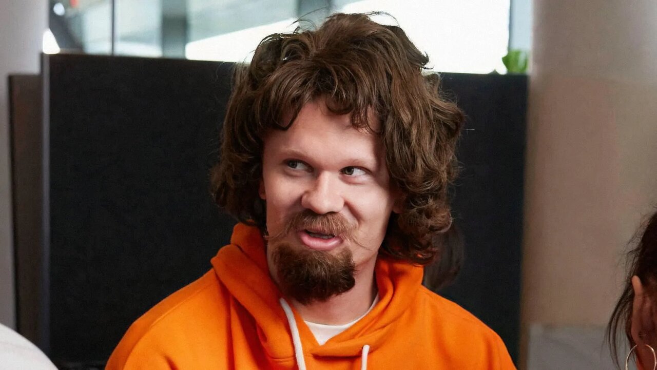 عکس | تغییر چهره باورنکردنی هالند با سیبیل و موی تیره!