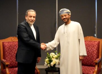 عراقچی با همتای عمانی دیدار کرد عراقچی با همتای عمانی دیدار کرد