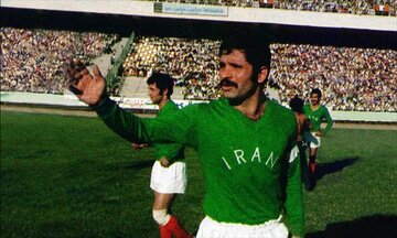 عکس | بهترین بازیکن تاریخ فوتبال ایران در آسایشگاه سالمندان پاریس بستری است! عکس | بهترین بازیکن تاریخ فوتبال ایران در آسایشگاه سالمندان پاریس بستری است!