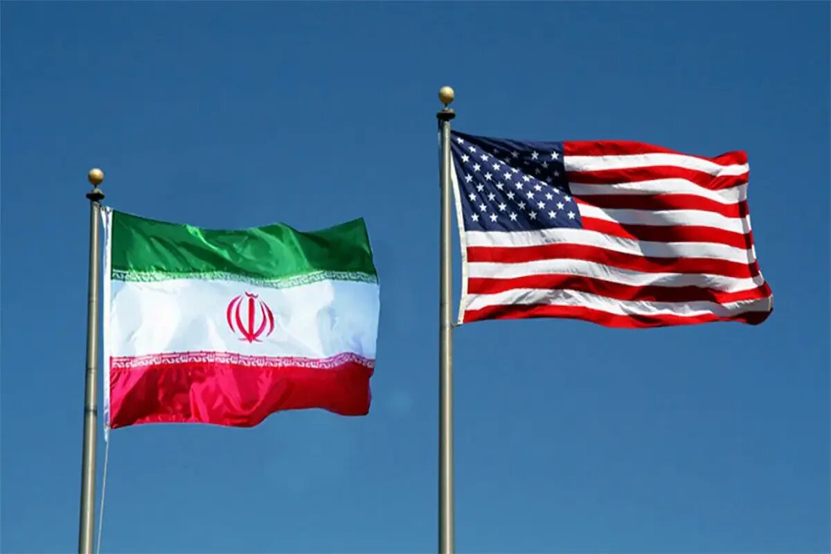 روزنامه هم میهن : اسرائیل میز مذاکره را بمباران کردد؛ در داخل هم عده ای زیر این میز بمب می گذارند