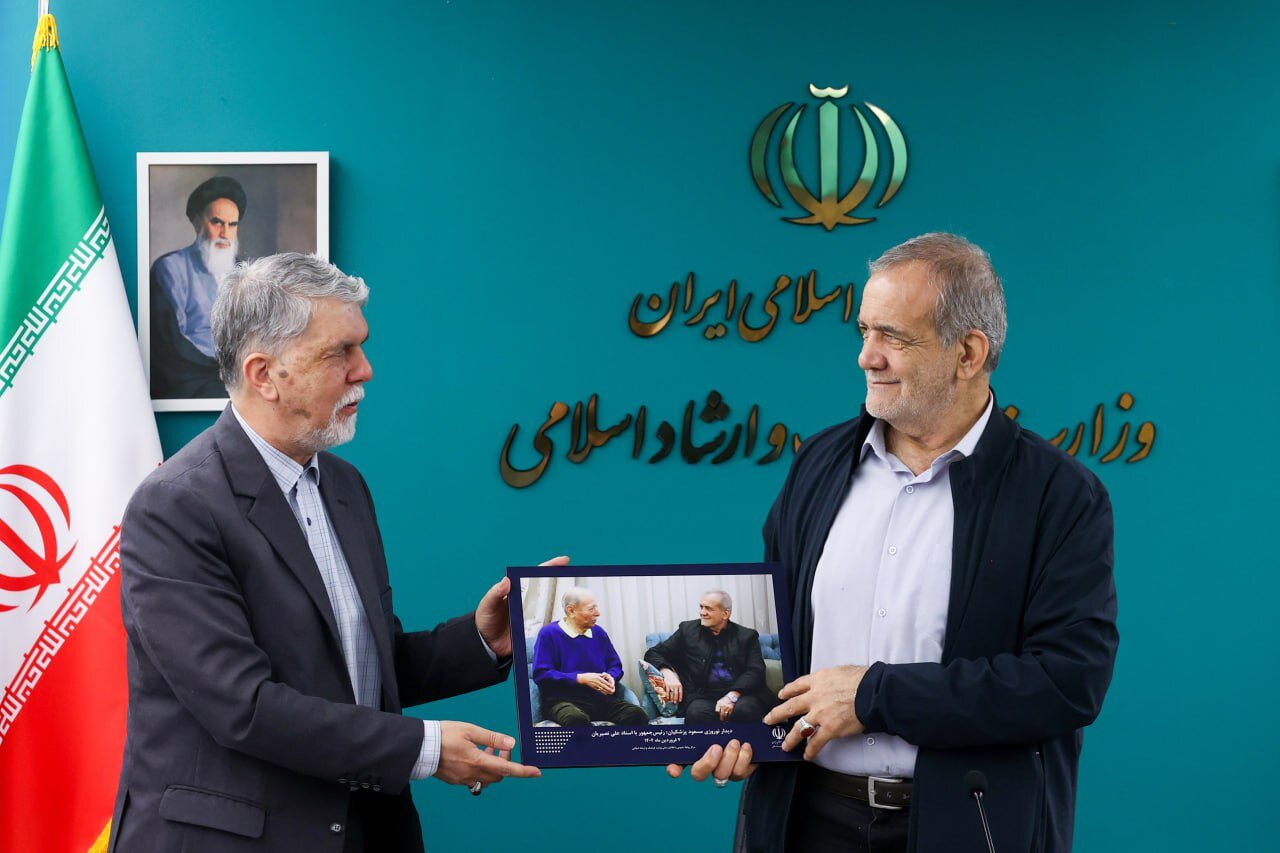 رئیس جمهور به وزارت ارشاد رفت